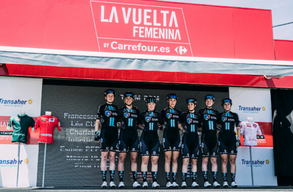 Team DSM | La Vuelta Femeninas | Photo Credits: Tornanti CC