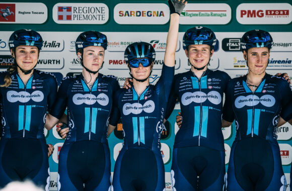 Team dsm-firmenich | Giro d'Italia Donne | Photo Credit: Tornanti CC