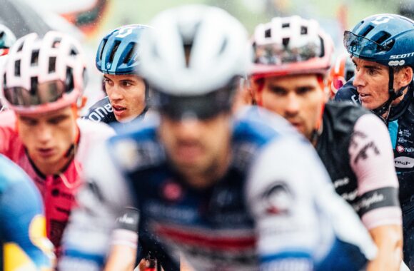 Max Poole & Romain Bardet | Vuelta a España | Photo Credit: Cycling Images